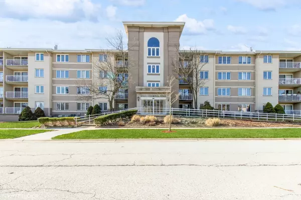 Wood Dale, IL 60191,440 E Montrose AVE #202