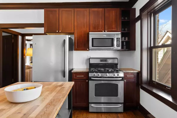 Chicago, IL 60625,4507 N Campbell AVE #3