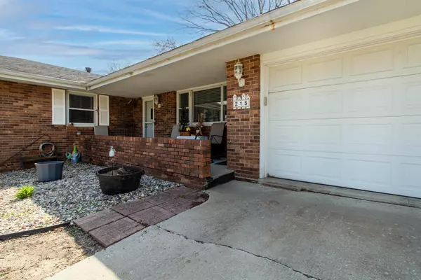 Normal, IL 61761,215 Foster DR