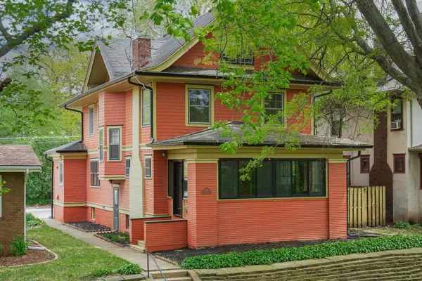 Bloomington, IL 61701,1319 N Clinton BLVD