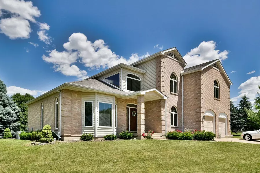 225 Salem DR, Dekalb, IL 60115