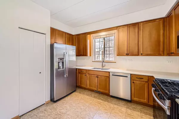 Vernon Hills, IL 60061,488 Harvey Lake DR