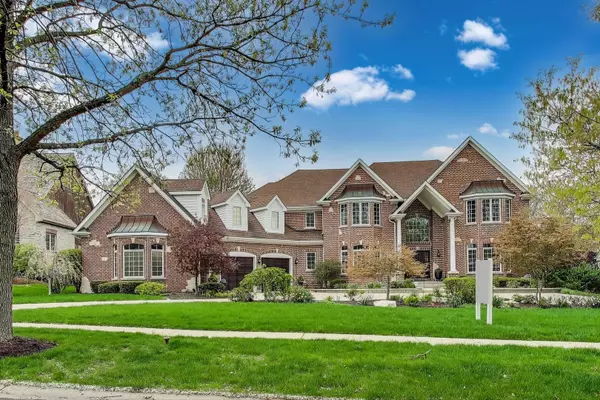 3904 ROYAL FOX DR, St. Charles, IL 60174