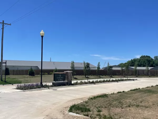 Monticello, IL 61856,109 Foxtrot LN