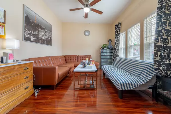 Chicago, IL 60632,2728 W 39th PL