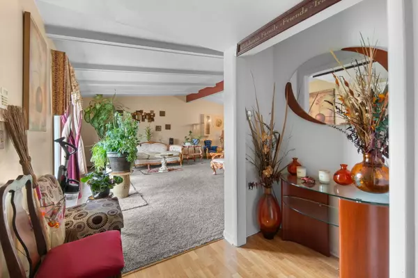 South Holland, IL 60473,537 E 168th ST