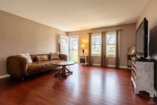 Woodridge, IL 60517,2918 Jonquil LN