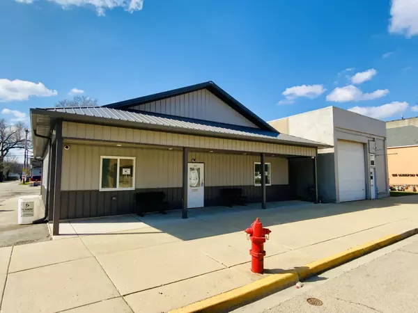 323 E Walnut ST, Oglesby, IL 61348