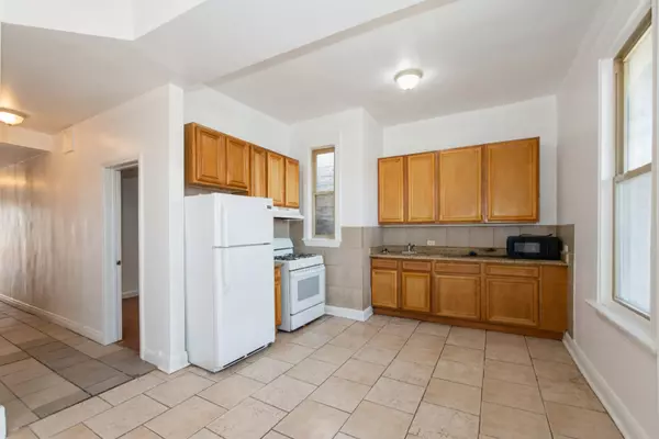 Chicago, IL 60623,Address not disclosed