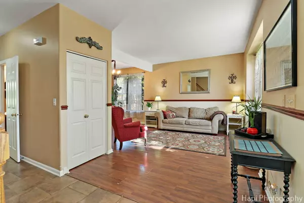 Lakemoor, IL 60051,437 Deer Run RD