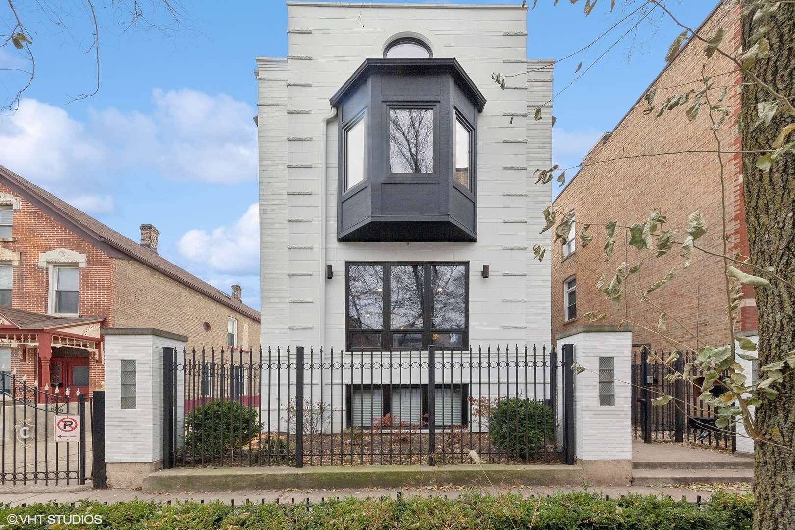 1717 W Huron ST, Chicago, IL 60622