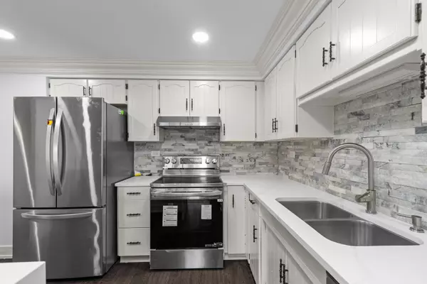 Gurnee, IL 60031,917 Vose DR #304