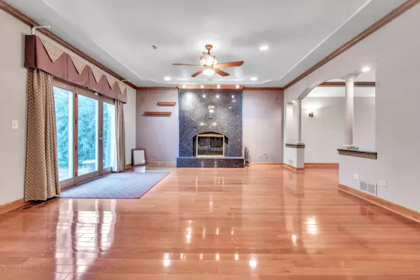 Orland Park, IL 60462,8005 Trafalgar CT