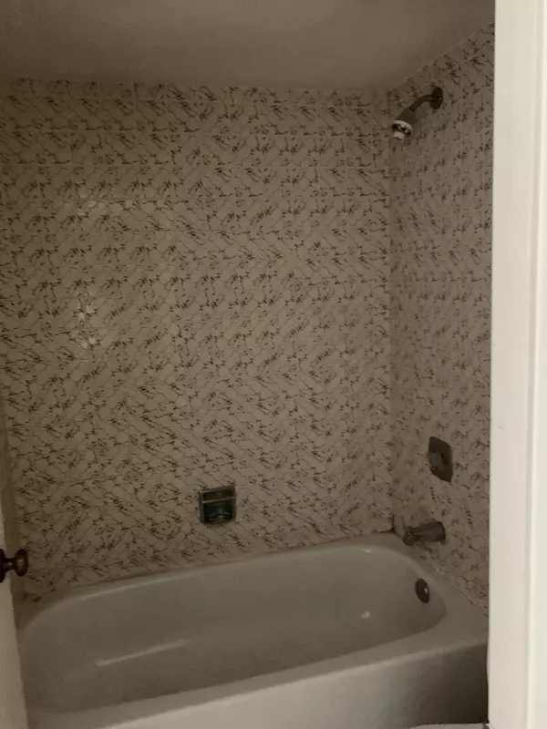 Lynwood, IL 60411,Address not disclosed