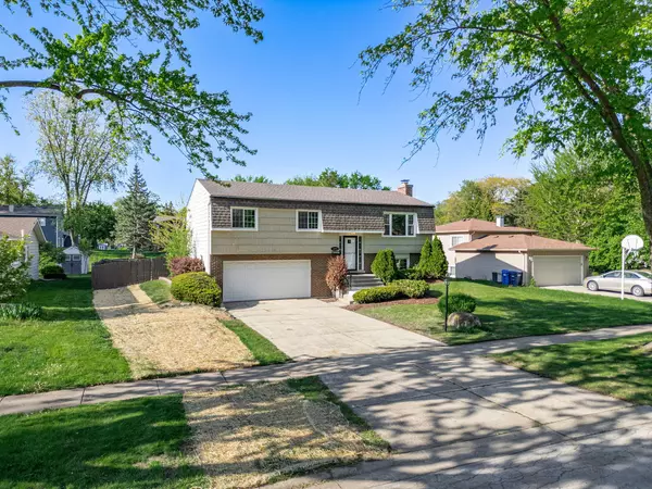 Wheaton, IL 60189,1147 Windsor DR