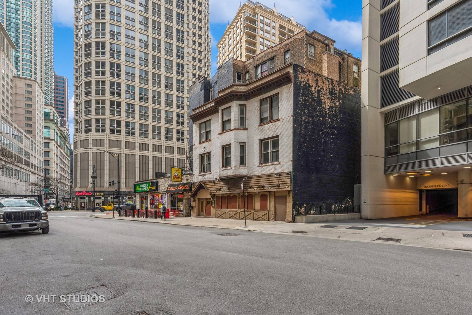 806 N Rush ST, Chicago, IL 60611