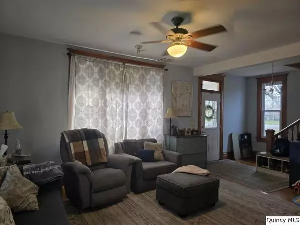 Carthage, IL 62321-1258,405 S Madison ST