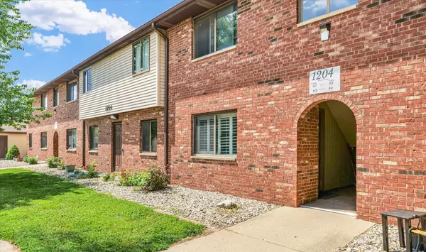 Urbana, IL 61802,1204 Dean DR #3