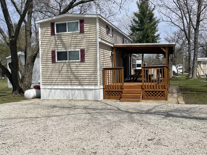 5-50 Woodhaven Lakes, Sublette, IL 61367