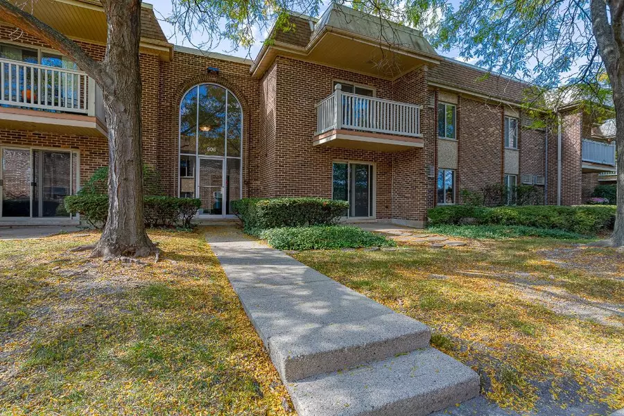 906 W Alleghany DR #2D, Arlington Heights, IL 60004