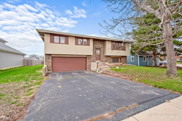 306 S Cherry ST, Itasca, IL 60143