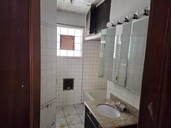 Cicero, IL 60804,3214 S 54th CT