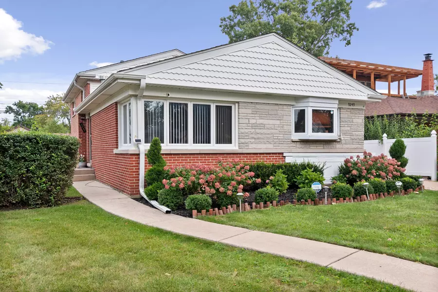 9249 KILDARE AVE, Skokie, IL 60077
