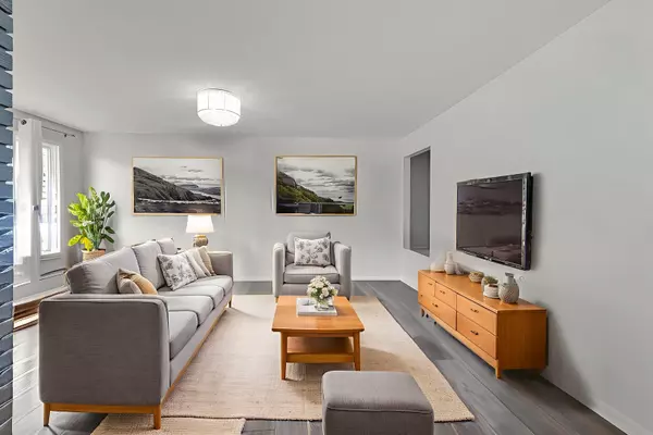 Palatine, IL 60067,886 W Palatine RD