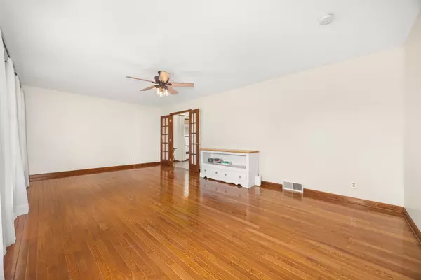 Aurora, IL 60506,1100 Laurel DR