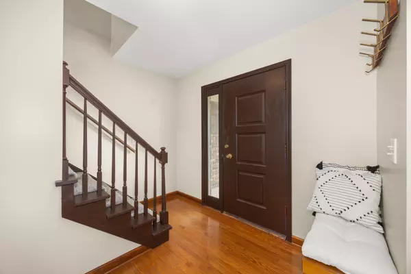 Aurora, IL 60506,1100 Laurel DR