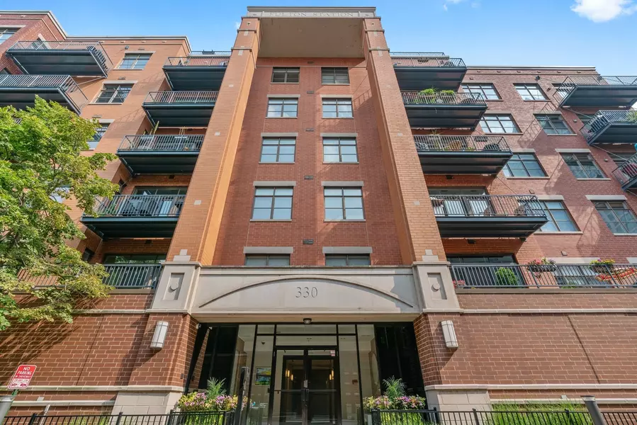330 N Clinton ST #403, Chicago, IL 60661