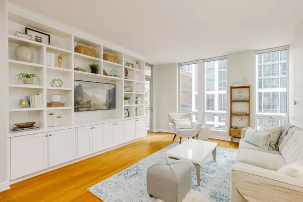 Chicago, IL 60605,1250 S Michigan AVE #800