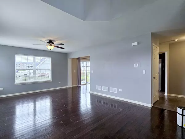Romeoville, IL 60446,678 Bancroft CT #18L