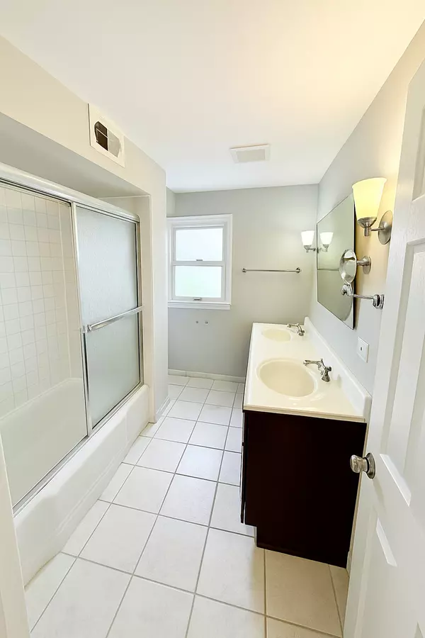 Homewood, IL 60430,2540 Crescent RD