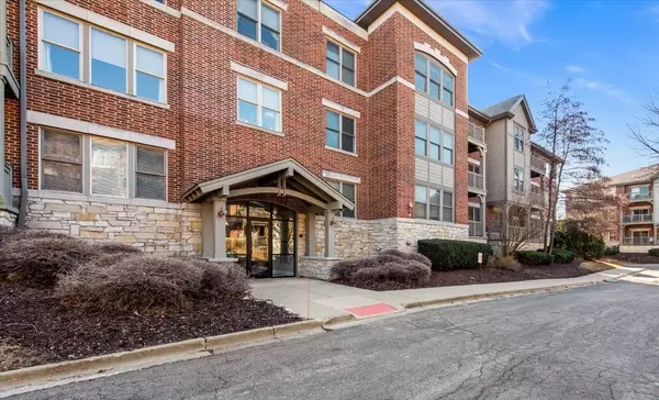 275 E Railroad AVE #209, Bartlett, IL 60103