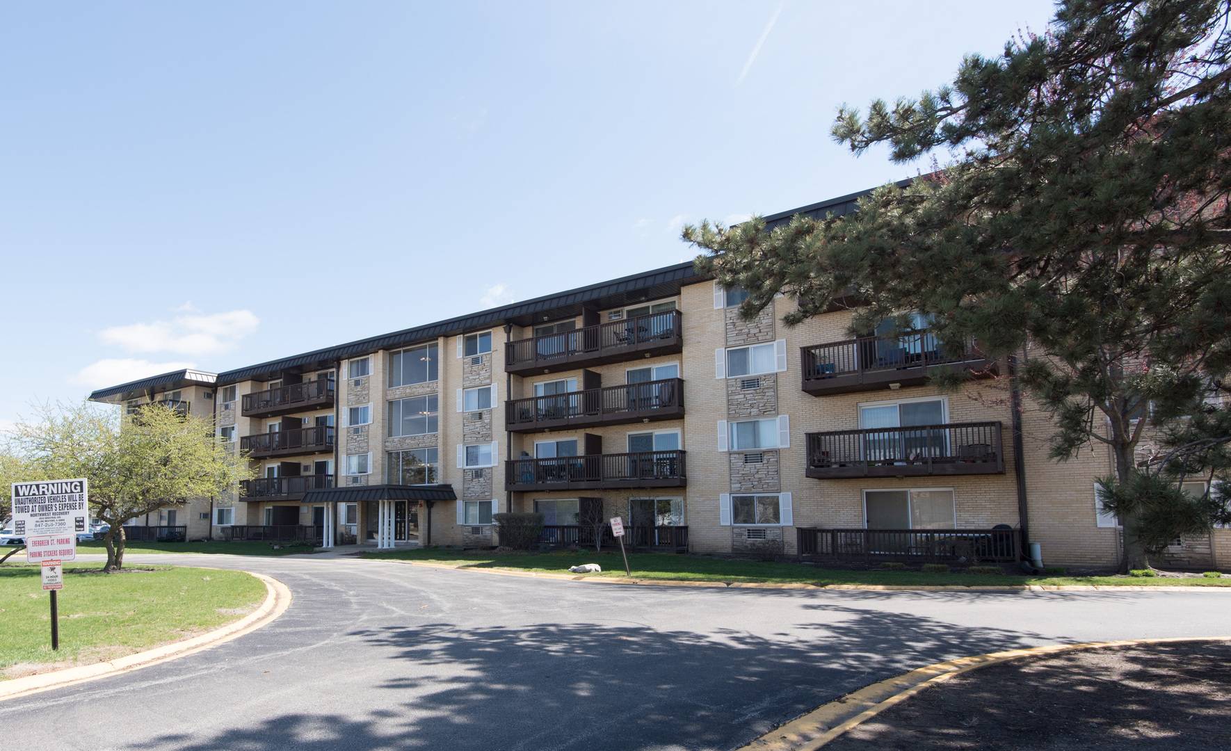 2218 S Goebbert RD #487, Arlington Heights, IL 60005