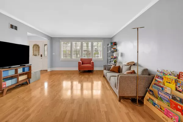 Oak Lawn, IL 60453,9519 S 50th CT