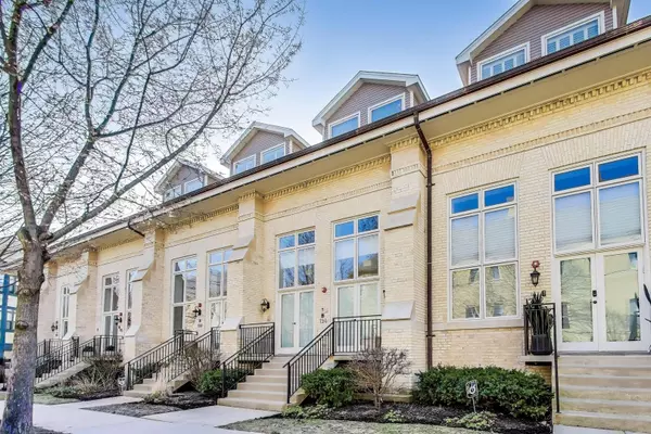 Highland Park, IL 60035,194 Whistler RD #301