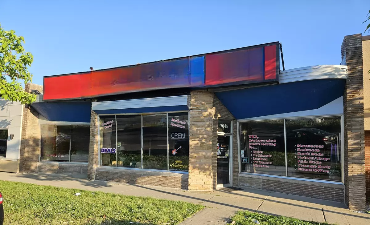 Oak Park, IL 60302,7045 W North AVE