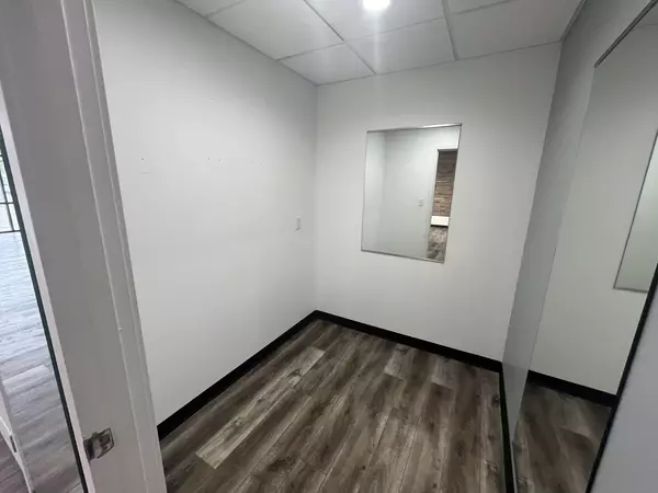 Champaign, IL 61820,1005 S Neil ST