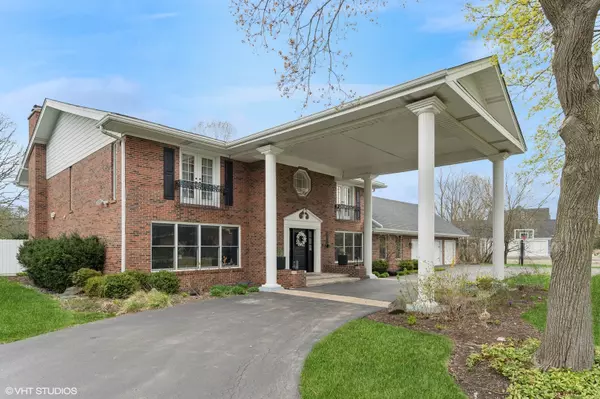 Highland Park, IL 60035,2051 Churchill LN