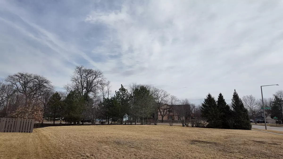 Crystal Lake, IL 60014,796 Waterford Cut