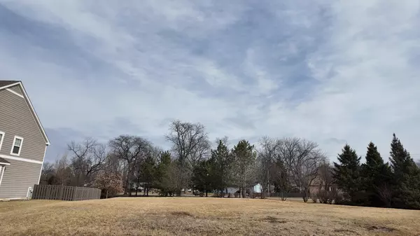 Crystal Lake, IL 60014,796 Waterford Cut