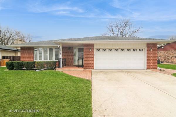 1729 E Aztec LN, Mount Prospect, IL 60056