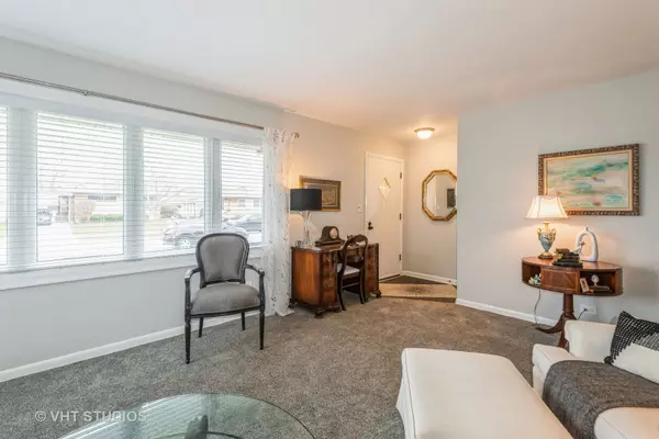 Niles, IL 60714,8739 N Oleander AVE