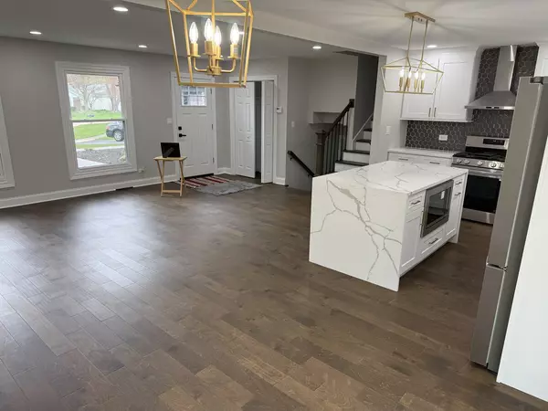 Batavia, IL 60510,410 Kickapoo AVE