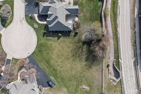 Lake In The Hills, IL 60156,433 Ridge CT