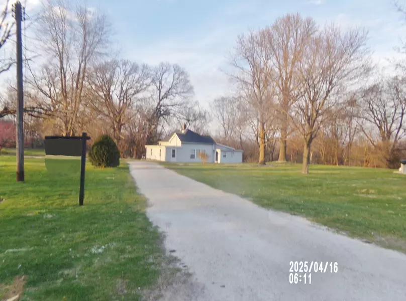 608 N Center ST, Seatonville, IL 61359