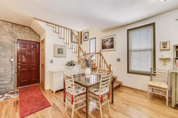 Chicago, IL 60642,1509 W Thomas ST