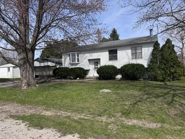 Chatsworth, IL 60921,423 Livingston DR